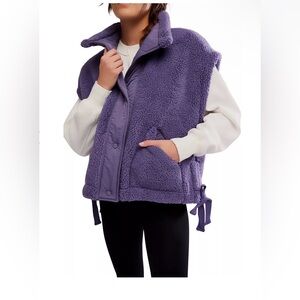 NWT - FP Movement Women's Scout It Out Fleece Vest in Graphite